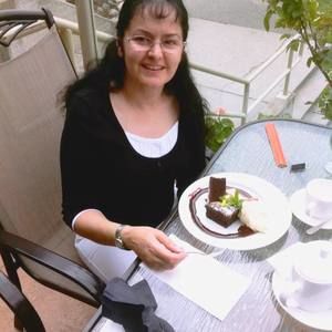 Meet your Posher, Lorraine